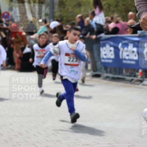 12.04.2026 - 45. Internationalen Wilhelmsburger Insellauf Strokosch-Dieckow http://msf.ph/oto/9489347 12.04.2026 14:09:19 Ziel 947, 180, 12, 911, 741, 1502, 927, 215, 577, 223, 271, 691, 1511, 252, 270, 220, 219 meine-sportfotos.de