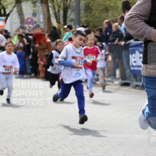 12.04.2026 - 45. Internationalen Wilhelmsburger Insellauf Strokosch-Dieckow http://msf.ph/oto/9489370 12.04.2026 14:09:18 Ziel 947, 180, 12, 911, 741, 1502, 927, 215, 577, 223, 271, 691, 1511, 252, 270, 220, 219 meine-sportfotos.de