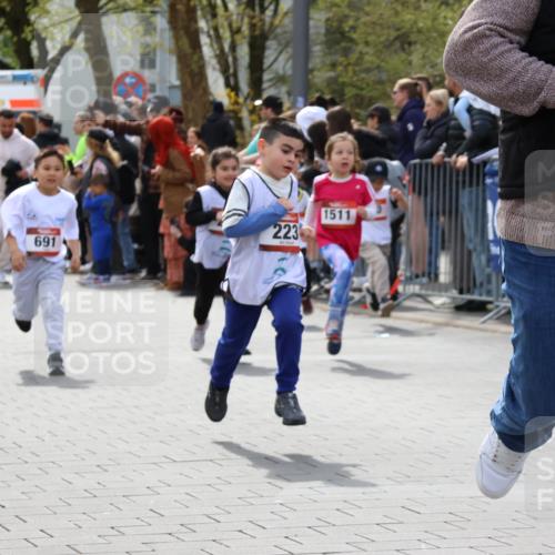 12.04.2026 - 45. Internationalen Wilhelmsburger Insellauf Strokosch-Dieckow http://msf.ph/oto/9489373 12.04.2026 14:09:18 Ziel 947, 180, 12, 911, 741, 1502, 927, 215, 577, 223, 271, 691, 1511, 252, 270, 220, 219 meine-sportfotos.de