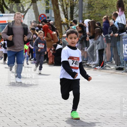 12.04.2026 - 45. Internationalen Wilhelmsburger Insellauf Strokosch-Dieckow http://msf.ph/oto/9489386 12.04.2026 14:09:16 Ziel 955, 786, 947, 180, 12, 911, 741, 1502, 927, 215, 577, 223, 271, 691, 1511, 252, 270, 220 meine-sportfotos.de