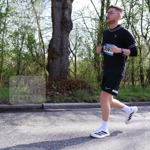 12.04.2026 - 45. Internationalen Wilhelmsburger Insellauf Yannick Fuchs http://msf.ph/oto/9489389 12.04.2026 10:41:09 Laufen 356 meine-sportfotos.de