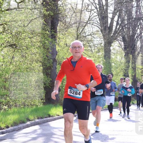 12.04.2026 - 45. Internationalen Wilhelmsburger Insellauf Yannick Fuchs http://msf.ph/oto/9489402 12.04.2026 10:41:17 Laufen 5284, 3102, 2676, 267, 5789 meine-sportfotos.de