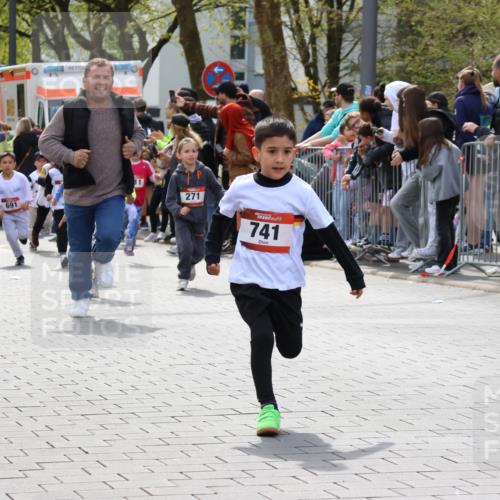 12.04.2026 - 45. Internationalen Wilhelmsburger Insellauf Strokosch-Dieckow http://msf.ph/oto/9489404 12.04.2026 14:09:15 Ziel 453, 273, 955, 786, 947, 180, 12, 911, 741, 1502, 927, 215, 577, 223, 271, 691, 1511, 252 meine-sportfotos.de