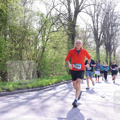 12.04.2026 - 45. Internationalen Wilhelmsburger Insellauf Yannick Fuchs http://msf.ph/oto/9489405 12.04.2026 10:41:17 Laufen 5284, 3102, 2676 meine-sportfotos.de