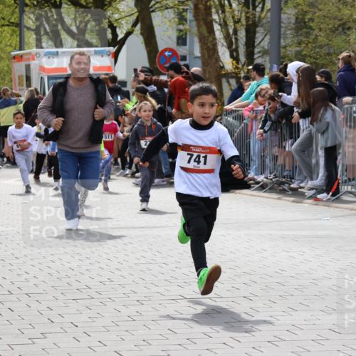 12.04.2026 - 45. Internationalen Wilhelmsburger Insellauf Strokosch-Dieckow http://msf.ph/oto/9489409 12.04.2026 14:09:15 Ziel 453, 273, 955, 786, 947, 180, 12, 911, 741, 1502, 927, 215, 577, 223, 271, 691, 1511, 252 meine-sportfotos.de