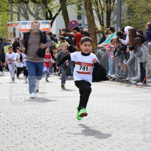 12.04.2026 - 45. Internationalen Wilhelmsburger Insellauf Strokosch-Dieckow http://msf.ph/oto/9489414 12.04.2026 14:09:15 Ziel 453, 273, 955, 786, 947, 180, 12, 911, 741, 1502, 927, 215, 577, 223, 271, 691, 1511, 252 meine-sportfotos.de