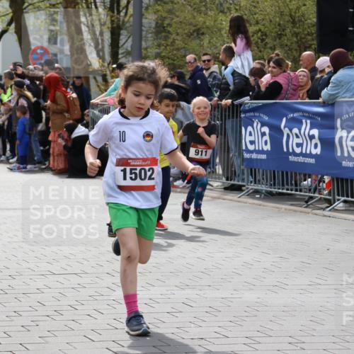 12.04.2026 - 45. Internationalen Wilhelmsburger Insellauf Strokosch-Dieckow http://msf.ph/oto/9489428 12.04.2026 14:09:13 Ziel 191, 1075, 52, 247, 453, 273, 955, 786, 947, 180, 12, 911, 741, 1502, 927, 215, 577, 223, 271 meine-sportfotos.de