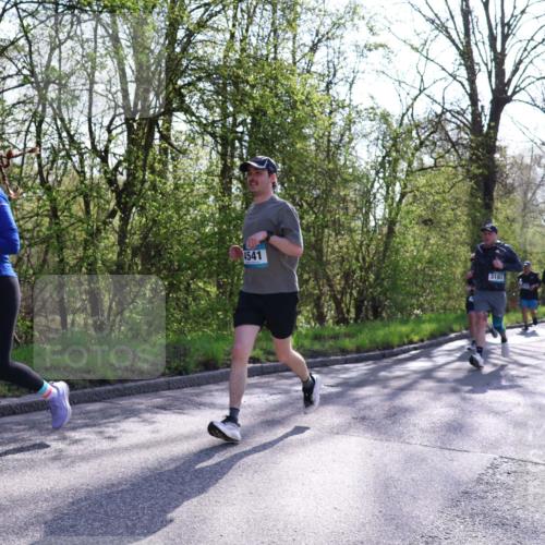 12.04.2026 - 45. Internationalen Wilhelmsburger Insellauf Yannick Fuchs http://msf.ph/oto/9489440 12.04.2026 10:41:22 Laufen 4541, 3183 meine-sportfotos.de