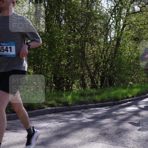12.04.2026 - 45. Internationalen Wilhelmsburger Insellauf Yannick Fuchs http://msf.ph/oto/9489441 12.04.2026 10:41:23 Laufen 4541, 3183 meine-sportfotos.de