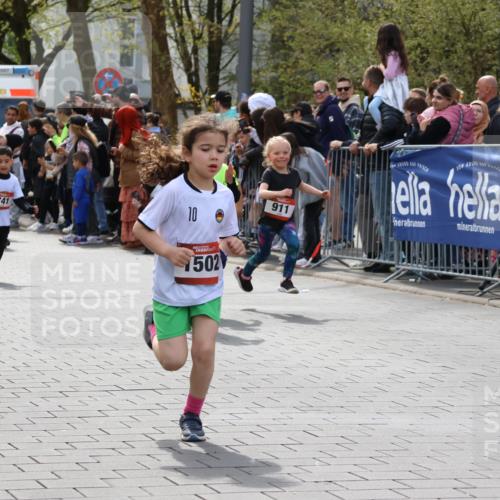 12.04.2026 - 45. Internationalen Wilhelmsburger Insellauf Strokosch-Dieckow http://msf.ph/oto/9489443 12.04.2026 14:09:13 Ziel 191, 1075, 52, 247, 453, 273, 955, 786, 947, 180, 12, 911, 741, 1502, 927, 215, 577, 223, 271 meine-sportfotos.de