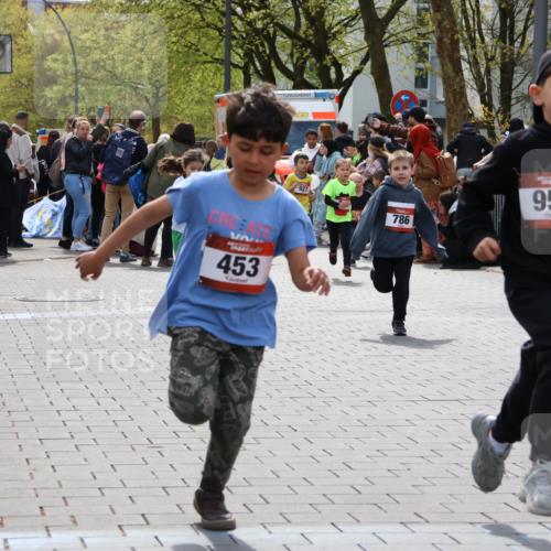 12.04.2026 - 45. Internationalen Wilhelmsburger Insellauf Strokosch-Dieckow http://msf.ph/oto/9489455 12.04.2026 14:09:10 Ziel 50, 256, 214, 939, 274, 191, 1075, 52, 247, 453, 273, 955, 786, 947, 180, 12, 911, 741, 1502, 927, 215 meine-sportfotos.de