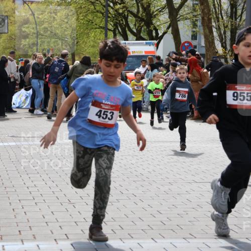 12.04.2026 - 45. Internationalen Wilhelmsburger Insellauf Strokosch-Dieckow http://msf.ph/oto/9489456 12.04.2026 14:09:10 Ziel 50, 256, 214, 939, 274, 191, 1075, 52, 247, 453, 273, 955, 786, 947, 180, 12, 911, 741, 1502, 927, 215 meine-sportfotos.de