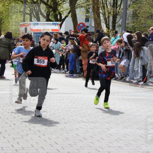 12.04.2026 - 45. Internationalen Wilhelmsburger Insellauf Strokosch-Dieckow http://msf.ph/oto/9489464 12.04.2026 14:09:09 Ziel 50, 256, 214, 939, 274, 191, 1075, 52, 247, 453, 273, 955, 786, 947, 180, 12, 911, 741, 1502 meine-sportfotos.de