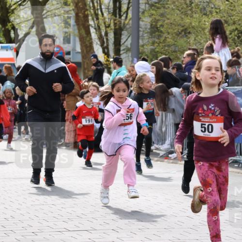 12.04.2026 - 45. Internationalen Wilhelmsburger Insellauf Strokosch-Dieckow http://msf.ph/oto/9489475 12.04.2026 14:09:03 Ziel 762, 281, 928, 953, 614, 235, 50, 256, 214, 939, 274, 191, 1075, 52, 247, 453, 273 meine-sportfotos.de