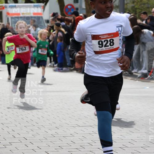 12.04.2026 - 45. Internationalen Wilhelmsburger Insellauf Strokosch-Dieckow http://msf.ph/oto/9489501 12.04.2026 14:08:56 Ziel 211, 711, 530, 91, 254, 1506, 266, 713, 547, 762, 281, 928, 953, 614, 235 meine-sportfotos.de