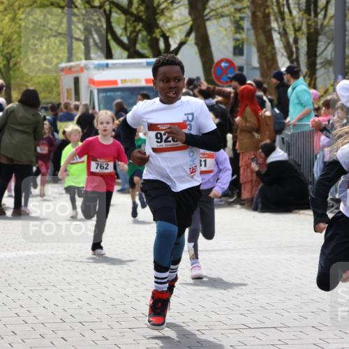 12.04.2026 - 45. Internationalen Wilhelmsburger Insellauf Strokosch-Dieckow http://msf.ph/oto/9489506 12.04.2026 14:08:56 Ziel 211, 711, 530, 91, 254, 1506, 266, 713, 547, 762, 281, 928, 953, 614, 235 meine-sportfotos.de