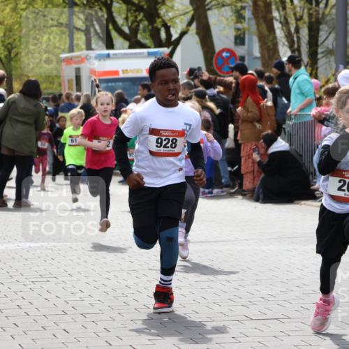12.04.2026 - 45. Internationalen Wilhelmsburger Insellauf Strokosch-Dieckow http://msf.ph/oto/9489508 12.04.2026 14:08:56 Ziel 211, 711, 530, 91, 254, 1506, 266, 713, 547, 762, 281, 928, 953, 614, 235 meine-sportfotos.de