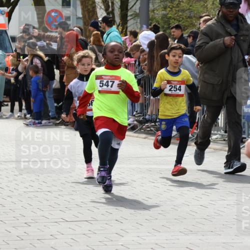 12.04.2026 - 45. Internationalen Wilhelmsburger Insellauf Strokosch-Dieckow http://msf.ph/oto/9489511 12.04.2026 14:08:54 Ziel 211, 711, 530, 91, 254, 1506, 266, 713, 547, 762, 281, 928, 953 meine-sportfotos.de