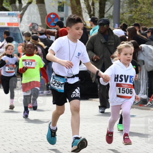 12.04.2026 - 45. Internationalen Wilhelmsburger Insellauf Strokosch-Dieckow http://msf.ph/oto/9489515 12.04.2026 14:08:53 Ziel 754, 211, 711, 530, 91, 254, 1506, 266, 713, 547, 762, 281, 928 meine-sportfotos.de