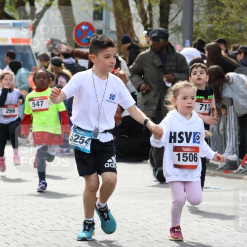 12.04.2026 - 45. Internationalen Wilhelmsburger Insellauf Strokosch-Dieckow http://msf.ph/oto/9489517 12.04.2026 14:08:53 Ziel 754, 211, 711, 530, 91, 254, 1506, 266, 713, 547, 762, 281, 928 meine-sportfotos.de