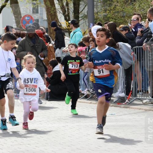 12.04.2026 - 45. Internationalen Wilhelmsburger Insellauf Strokosch-Dieckow http://msf.ph/oto/9489526 12.04.2026 14:08:51 Ziel 919, 754, 211, 711, 530, 91, 254, 1506, 266, 713, 547 meine-sportfotos.de