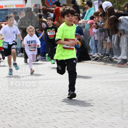 12.04.2026 - 45. Internationalen Wilhelmsburger Insellauf Strokosch-Dieckow http://msf.ph/oto/9489527 12.04.2026 14:08:50 Ziel 919, 754, 211, 711, 530, 91, 254, 1506, 266, 713, 547 meine-sportfotos.de