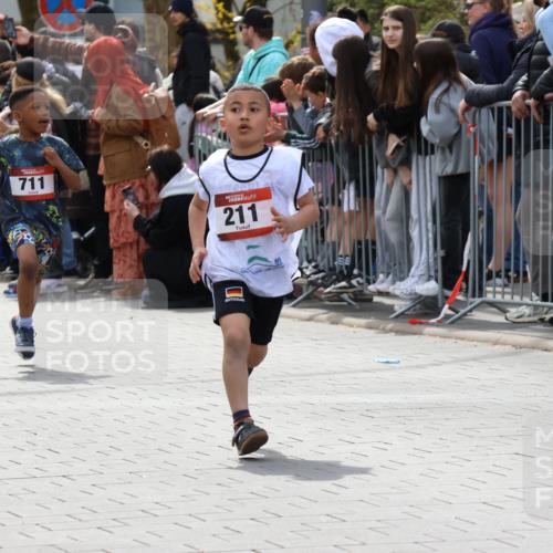 12.04.2026 - 45. Internationalen Wilhelmsburger Insellauf Strokosch-Dieckow http://msf.ph/oto/9489538 12.04.2026 14:08:48 Ziel 774, 919, 754, 211, 711, 530, 91, 254 meine-sportfotos.de