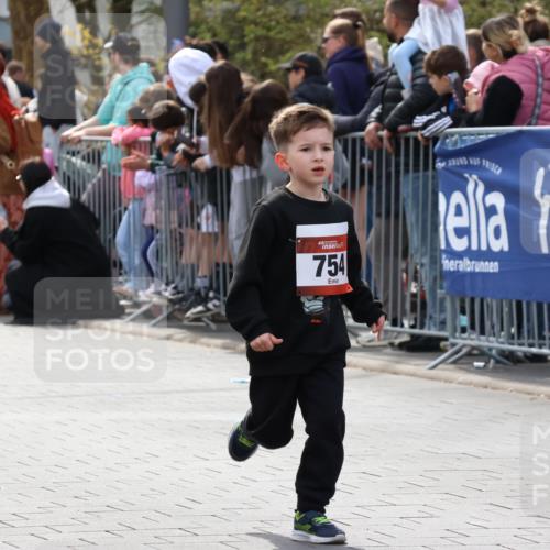 12.04.2026 - 45. Internationalen Wilhelmsburger Insellauf Strokosch-Dieckow http://msf.ph/oto/9489543 12.04.2026 14:08:45 Ziel 232, 749, 967, 774, 919, 754, 211, 711, 530 meine-sportfotos.de
