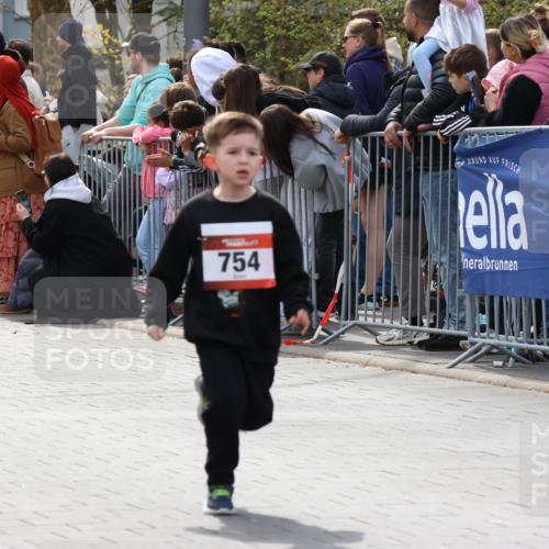12.04.2026 - 45. Internationalen Wilhelmsburger Insellauf Strokosch-Dieckow http://msf.ph/oto/9489547 12.04.2026 14:08:45 Ziel 232, 749, 967, 774, 919, 754, 211, 711, 530 meine-sportfotos.de