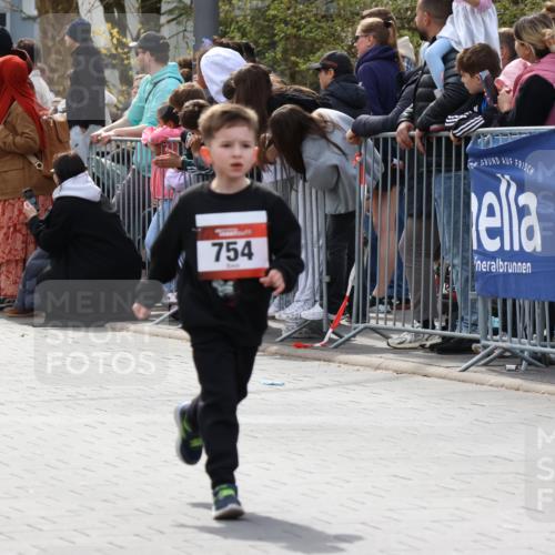 12.04.2026 - 45. Internationalen Wilhelmsburger Insellauf Strokosch-Dieckow http://msf.ph/oto/9489548 12.04.2026 14:08:45 Ziel 232, 749, 967, 774, 919, 754, 211, 711, 530 meine-sportfotos.de