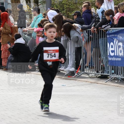 12.04.2026 - 45. Internationalen Wilhelmsburger Insellauf Strokosch-Dieckow http://msf.ph/oto/9489549 12.04.2026 14:08:45 Ziel 232, 749, 967, 774, 919, 754, 211, 711, 530 meine-sportfotos.de