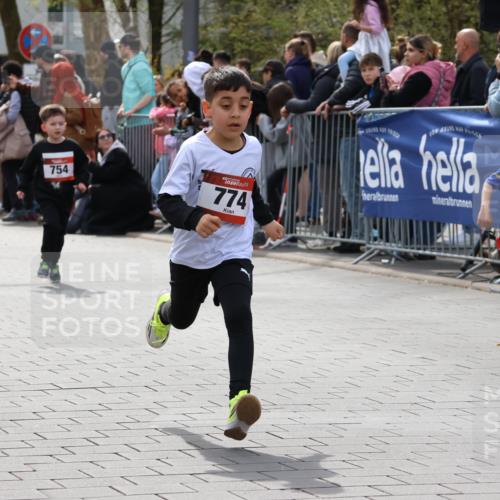 12.04.2026 - 45. Internationalen Wilhelmsburger Insellauf Strokosch-Dieckow http://msf.ph/oto/9489555 12.04.2026 14:08:43 Ziel 1057, 232, 749, 967, 774, 919, 754 meine-sportfotos.de