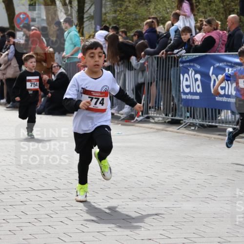 12.04.2026 - 45. Internationalen Wilhelmsburger Insellauf Strokosch-Dieckow http://msf.ph/oto/9489557 12.04.2026 14:08:43 Ziel 1057, 232, 749, 967, 774, 919, 754 meine-sportfotos.de