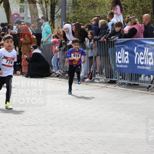 12.04.2026 - 45. Internationalen Wilhelmsburger Insellauf Strokosch-Dieckow http://msf.ph/oto/9489562 12.04.2026 14:08:42 Ziel 1057, 232, 749, 967, 774, 919, 754 meine-sportfotos.de