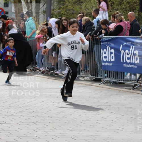12.04.2026 - 45. Internationalen Wilhelmsburger Insellauf Strokosch-Dieckow http://msf.ph/oto/9489566 12.04.2026 14:08:41 Ziel 653, 143, 1057, 232, 749, 967, 774, 919, 754 meine-sportfotos.de