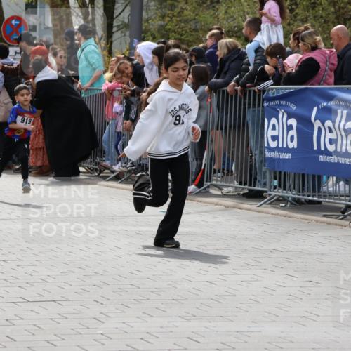 12.04.2026 - 45. Internationalen Wilhelmsburger Insellauf Strokosch-Dieckow http://msf.ph/oto/9489568 12.04.2026 14:08:41 Ziel 653, 143, 1057, 232, 749, 967, 774, 919, 754 meine-sportfotos.de