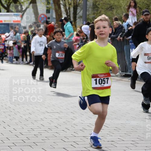 12.04.2026 - 45. Internationalen Wilhelmsburger Insellauf Strokosch-Dieckow http://msf.ph/oto/9489574 12.04.2026 14:08:39 Ziel 175, 174, 653, 143, 1057, 232, 749, 967, 774, 919 meine-sportfotos.de
