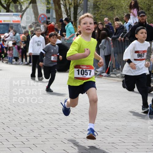 12.04.2026 - 45. Internationalen Wilhelmsburger Insellauf Strokosch-Dieckow http://msf.ph/oto/9489576 12.04.2026 14:08:39 Ziel 175, 174, 653, 143, 1057, 232, 749, 967, 774, 919 meine-sportfotos.de