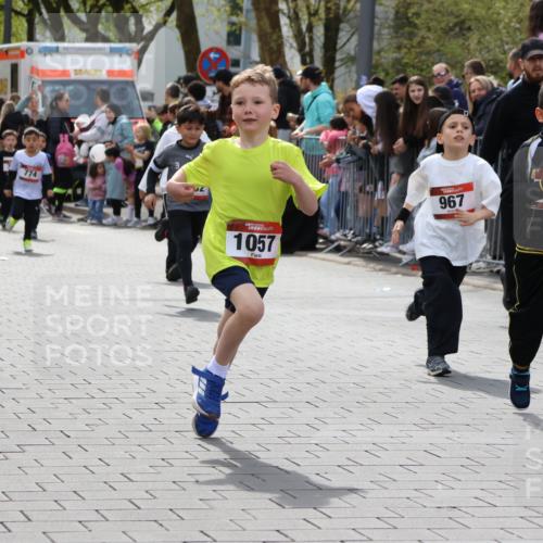 12.04.2026 - 45. Internationalen Wilhelmsburger Insellauf Strokosch-Dieckow http://msf.ph/oto/9489581 12.04.2026 14:08:38 Ziel 175, 174, 653, 143, 1057, 232, 749, 967, 774 meine-sportfotos.de
