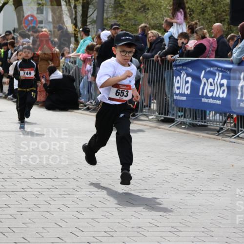 12.04.2026 - 45. Internationalen Wilhelmsburger Insellauf Strokosch-Dieckow http://msf.ph/oto/9489592 12.04.2026 14:08:36 Ziel 782, 258, 175, 174, 653, 143, 1057, 232, 749, 967 meine-sportfotos.de
