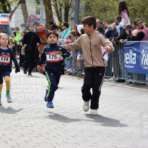 12.04.2026 - 45. Internationalen Wilhelmsburger Insellauf Strokosch-Dieckow http://msf.ph/oto/9489605 12.04.2026 14:08:33 Ziel 1505, 782, 258, 175, 174, 653, 143, 1057, 232 meine-sportfotos.de