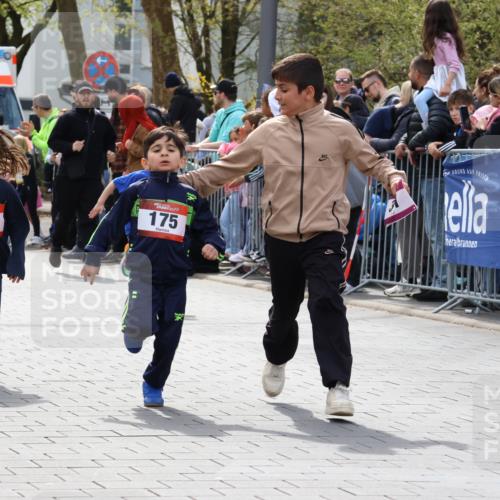 12.04.2026 - 45. Internationalen Wilhelmsburger Insellauf Strokosch-Dieckow http://msf.ph/oto/9489607 12.04.2026 14:08:32 Ziel 716, 1505, 782, 258, 175, 174, 653, 143, 1057 meine-sportfotos.de