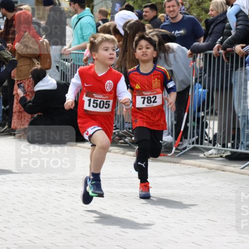 12.04.2026 - 45. Internationalen Wilhelmsburger Insellauf Strokosch-Dieckow http://msf.ph/oto/9489615 12.04.2026 14:08:27 Ziel 58, 26, 716, 1505, 782, 258, 175 meine-sportfotos.de
