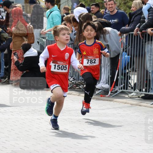 12.04.2026 - 45. Internationalen Wilhelmsburger Insellauf Strokosch-Dieckow http://msf.ph/oto/9489616 12.04.2026 14:08:27 Ziel 58, 26, 716, 1505, 782, 258, 175 meine-sportfotos.de