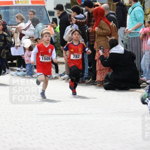 12.04.2026 - 45. Internationalen Wilhelmsburger Insellauf Strokosch-Dieckow http://msf.ph/oto/9489625 12.04.2026 14:08:25 Ziel 1509, 58, 26, 716, 1505, 782, 258 meine-sportfotos.de