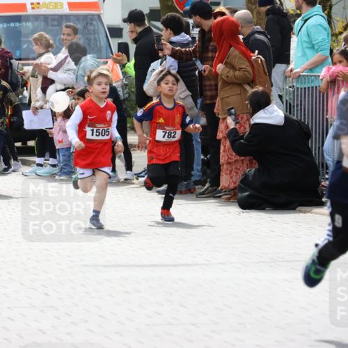 12.04.2026 - 45. Internationalen Wilhelmsburger Insellauf Strokosch-Dieckow http://msf.ph/oto/9489626 12.04.2026 14:08:25 Ziel 1509, 58, 26, 716, 1505, 782, 258 meine-sportfotos.de