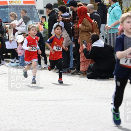 12.04.2026 - 45. Internationalen Wilhelmsburger Insellauf Strokosch-Dieckow http://msf.ph/oto/9489627 12.04.2026 14:08:25 Ziel 1509, 58, 26, 716, 1505, 782, 258 meine-sportfotos.de