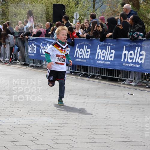12.04.2026 - 45. Internationalen Wilhelmsburger Insellauf Strokosch-Dieckow http://msf.ph/oto/9489642 12.04.2026 14:08:19 Ziel 1510, 1509, 58, 26 meine-sportfotos.de