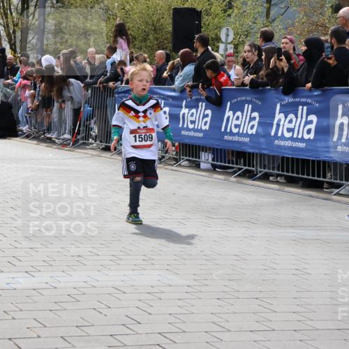 12.04.2026 - 45. Internationalen Wilhelmsburger Insellauf Strokosch-Dieckow http://msf.ph/oto/9489646 12.04.2026 14:08:19 Ziel 1510, 1509, 58, 26 meine-sportfotos.de