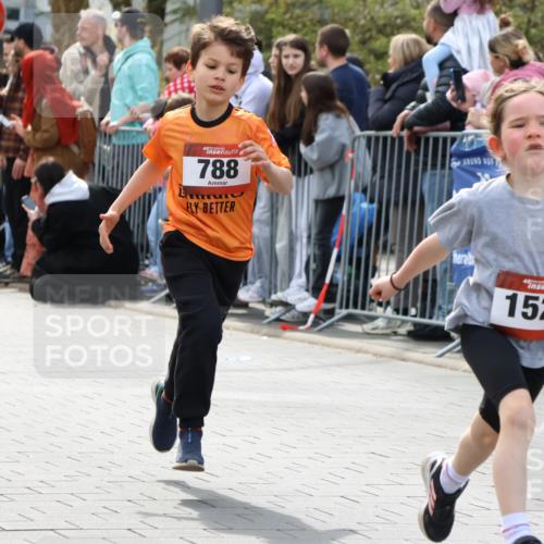 12.04.2026 - 45. Internationalen Wilhelmsburger Insellauf Strokosch-Dieckow http://msf.ph/oto/9489659 12.04.2026 14:08:11 Ziel 1523, 788, 1510 meine-sportfotos.de